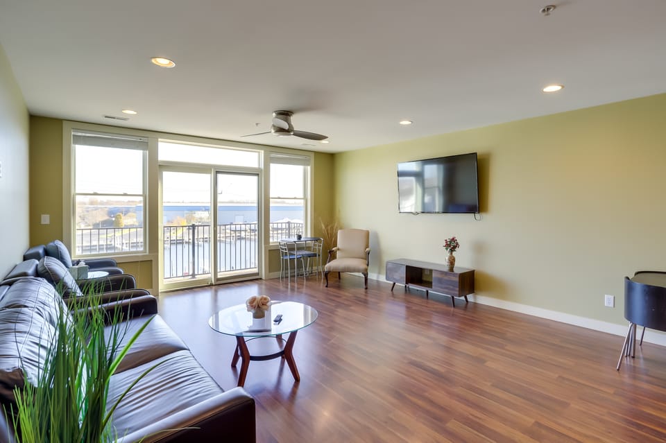 St Joseph Condo < 1 Mi to Beach & Downtown! Apartment in St Joseph