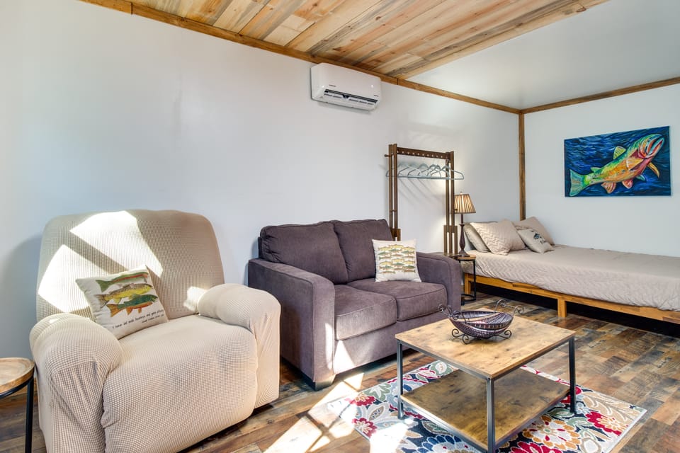Norfork Studio Escape: Walk to White River! Apartment in Arkansas