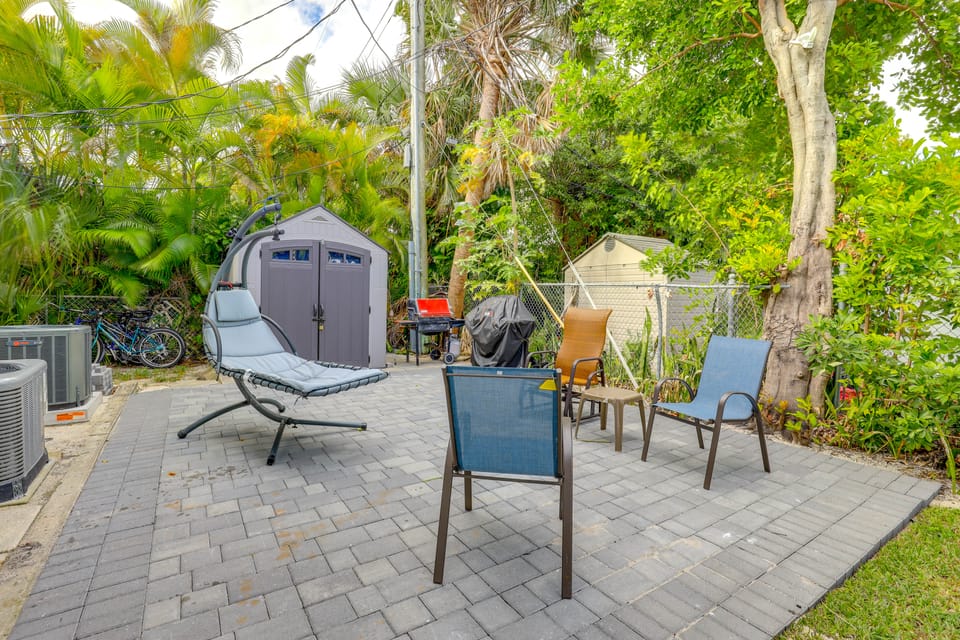 2 Blocks to Riviera Beach: Upscale Condo w/ Patio Apartment in Riviera Beach