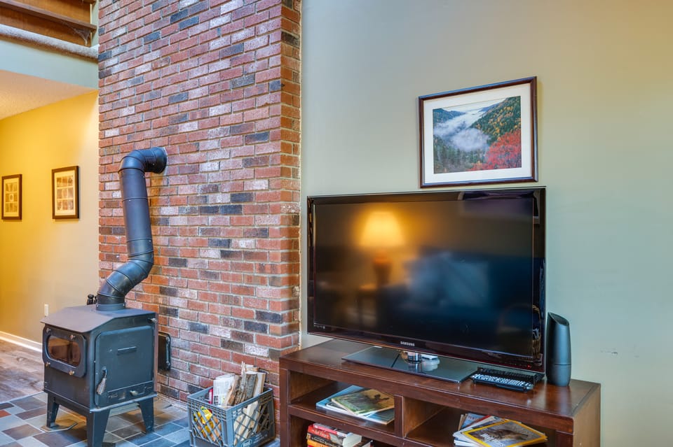 Bartlett Mtn Retreat: 1 Mi to Attitash Ski Lifts Apartment in Bartlett