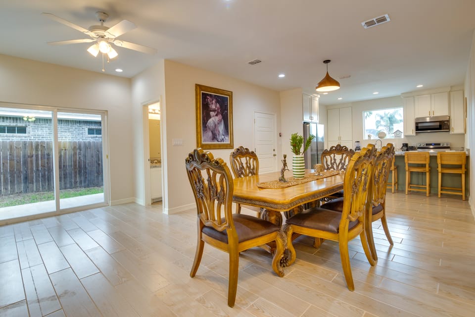 WFH-Friendly Brownsville Home w/ Private Patio House in Brownsville