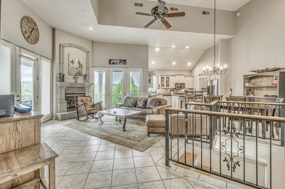 Summer Hikes! Mtn-View Gem w/ Hot Tub in Ruidoso House in Ruidoso