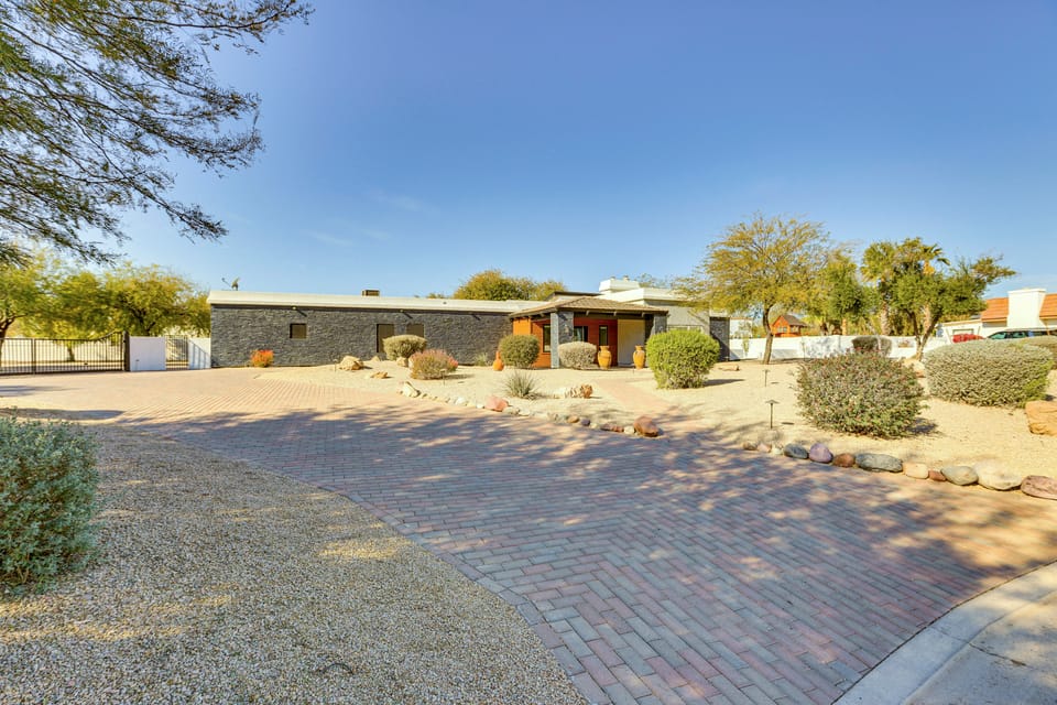 Luxury Scottsdale Home w/ Private Pool & Gas Grill House in Scottsdale