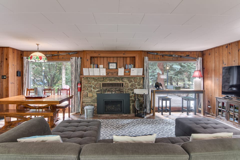 Charming Idaho Springs Retreat on Chicago Creek! House in Idaho Springs