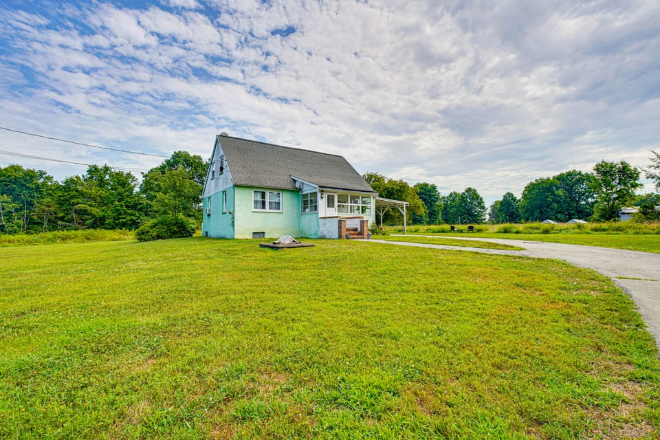 Charming Gardiner Home w/ Yard & Sunroom House in Hudson Valley