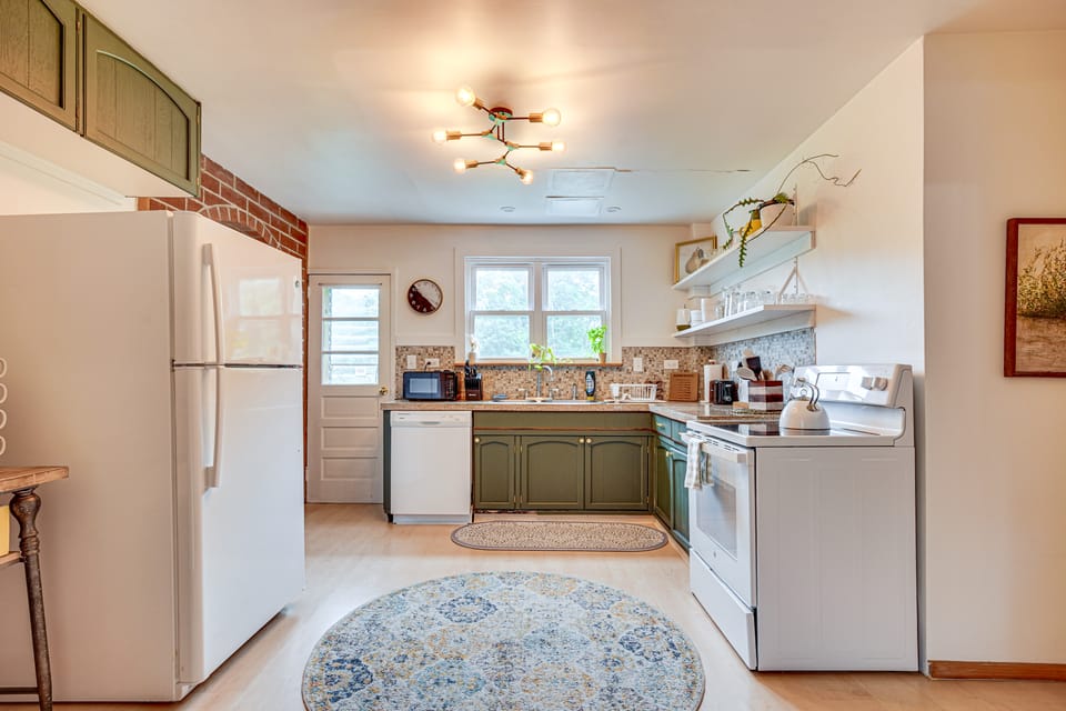 Charming Gardiner Home w/ Yard & Sunroom House in Hudson Valley