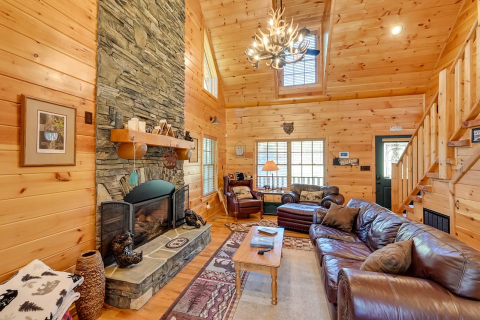 On-Site Waterfall! Cabin Near Blue Ridge Pkwy House in Virginia