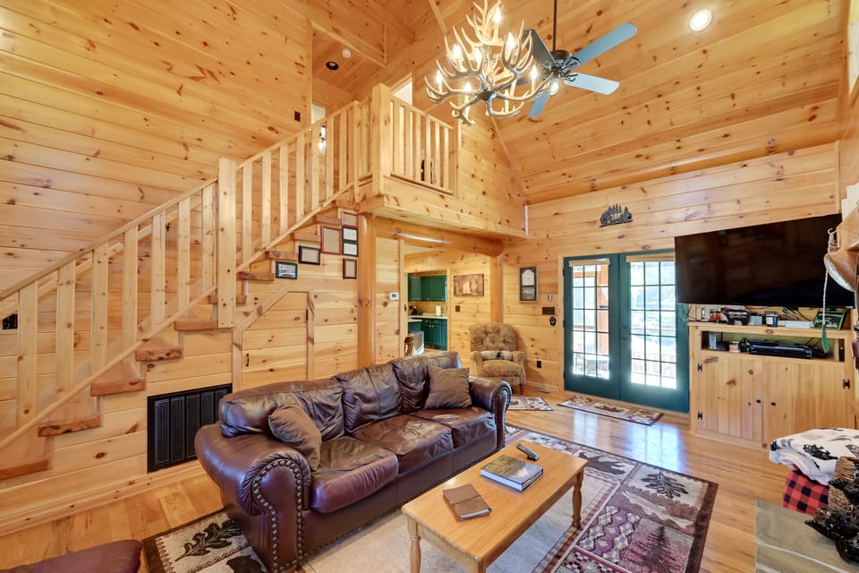 On-Site Waterfall! Cabin Near Blue Ridge Pkwy House in Virginia