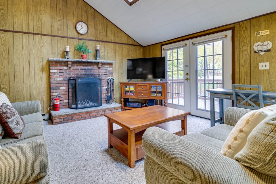Fire Pit: Arrowhead Lake Vacation Rental! House in Coolbaugh Township