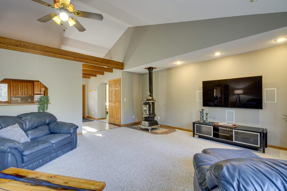 Peaceful Hibbing Getaway: Heated Floors, Fire Pit! House in Minnesota