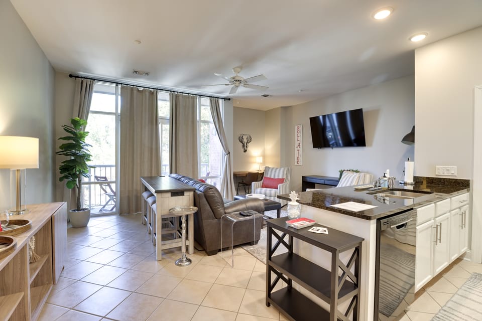 Tuscaloosa Condo: Steps to Bryant-Denny Stadium! Apartment in Northport