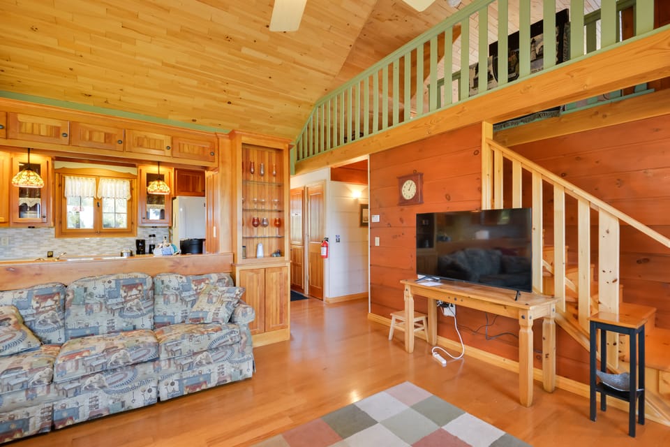 Warm & Cozy Clayton Cabin Near St Lawrence River! House in New York