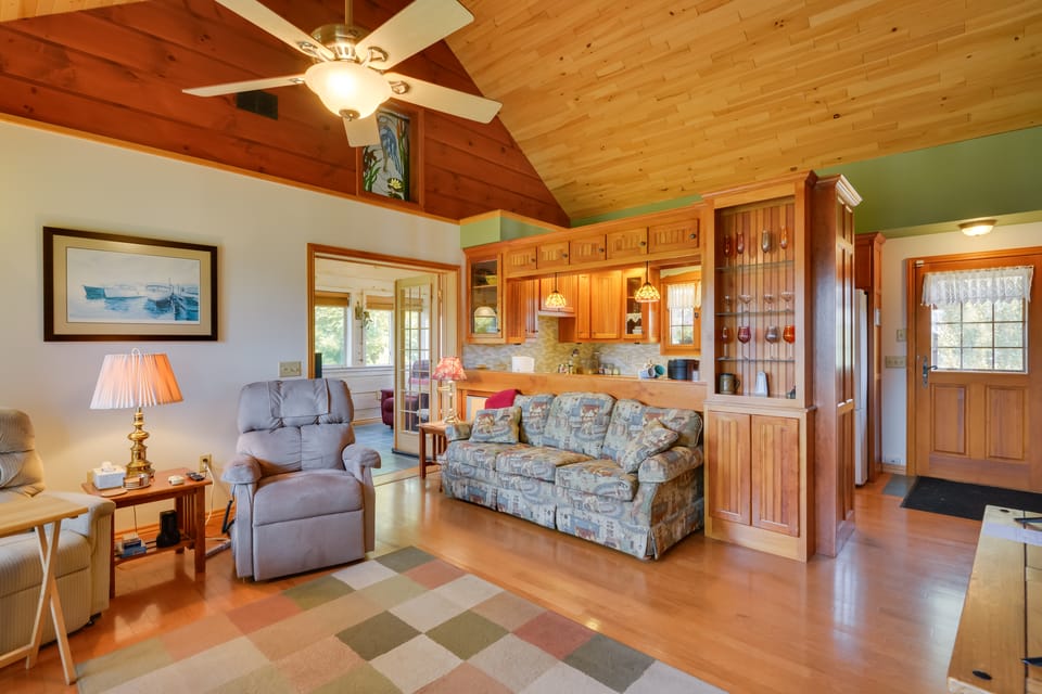 Warm & Cozy Clayton Cabin Near St Lawrence River! House in New York