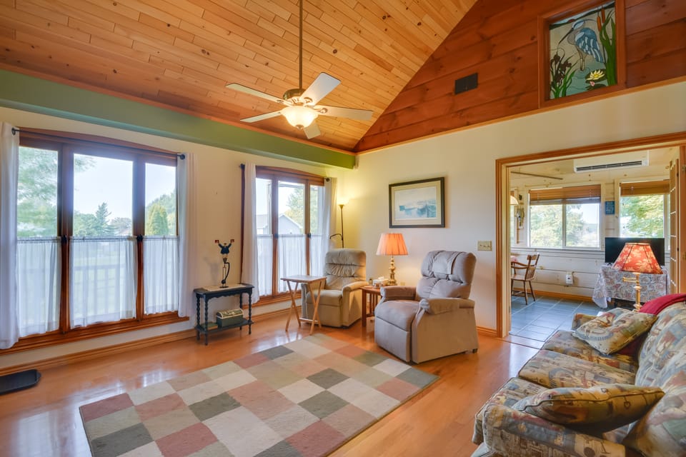 Warm & Cozy Clayton Cabin Near St Lawrence River! House in New York