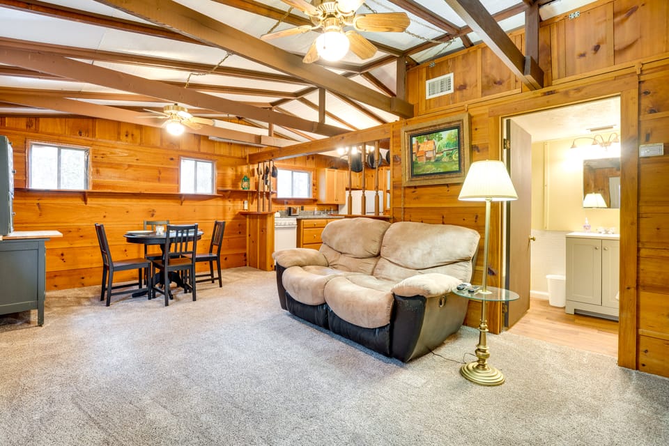 Peaceful Warne Cabin: Fenced Yard & Screened Porch House in Tennessee