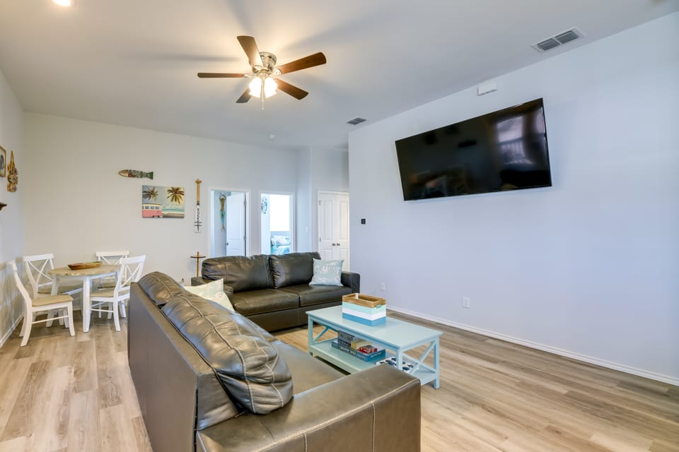 Community Pool Access & Bay View: Rockport Home! House in Texas