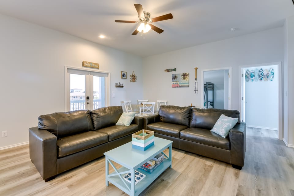 Community Pool Access & Bay View: Rockport Home! House in Texas