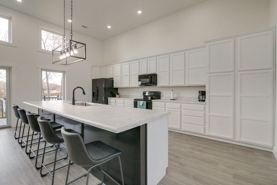 Bright Cotter Vacation Rental w/ White River Views House in Cotter