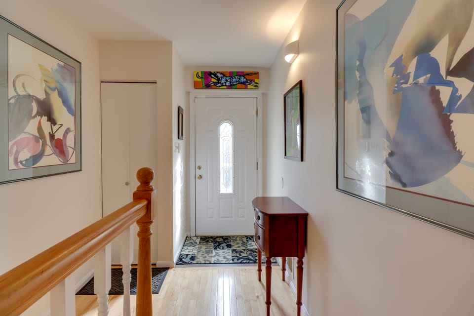 Bethesda Townhome ~ 10 Mi to DC! Apartment in North Bethesda
