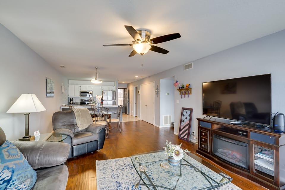 Waterfront Gem w/ Double-Wide Balcony and Sunsets Apartment in Osage Beach