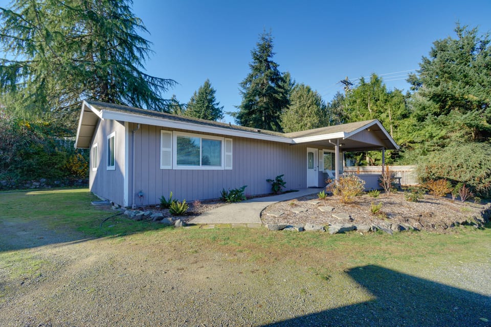 Gig Harbor Vacation Rental Home: 1 Mi to Uptown! House in Gig Harbor