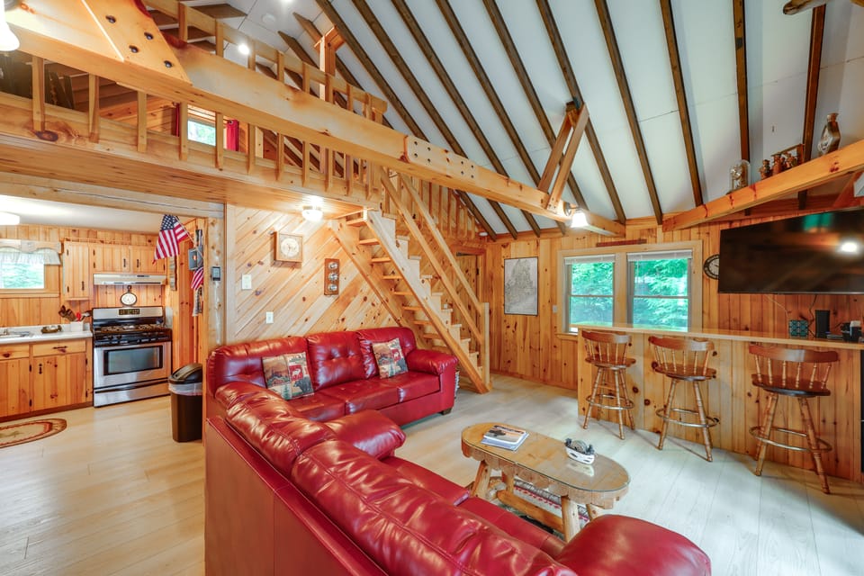Cozy Chemo Pond Cabin w/ Dock & Waterfront Views House in Penobscot