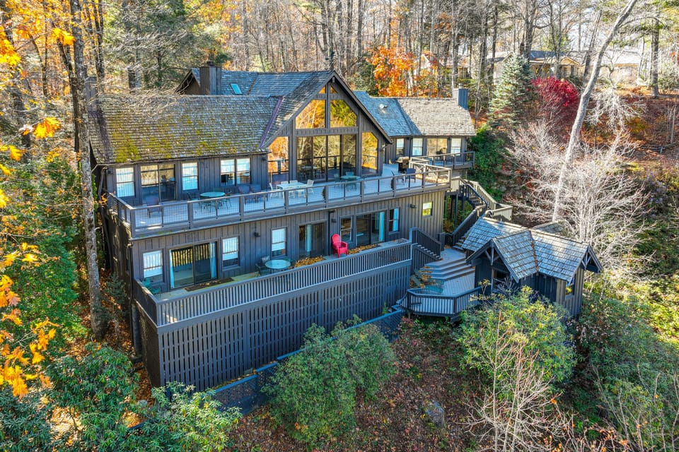 Mountain-View Cashiers Home: Near High Hampton!- House in Tennessee
