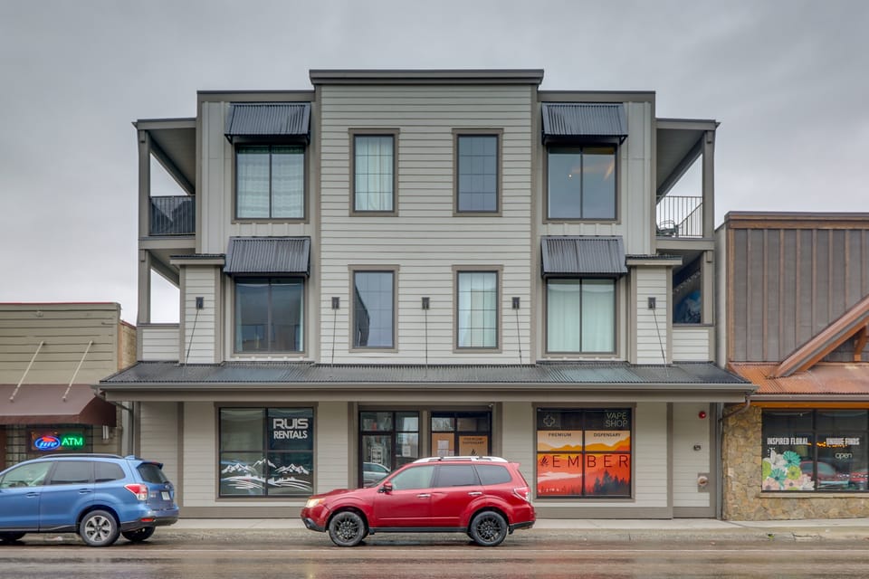 Downtown Columbia Falls Condo: 16 Mi to Ski Resort Apartment in Columbia Falls