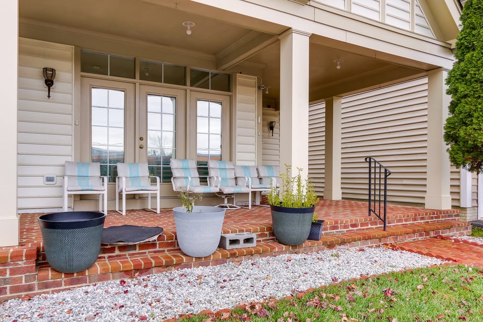 Clarksburg Getaway Near DC + Baltimore Sights! Apartment in Maryland