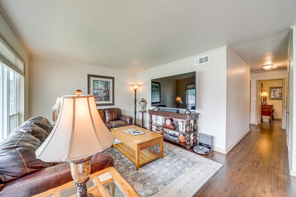Family-Friendly Sand Springs Home ~ 8 Mi to Tulsa! House in Oklahoma