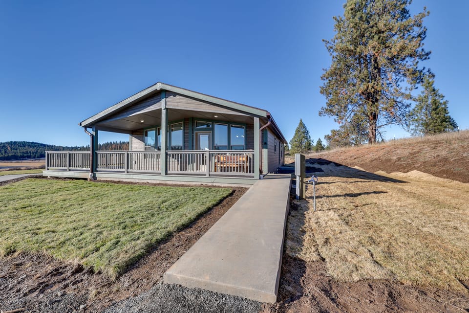 Peaceful Deary Vacation Rental w/ Deck & Views! House in Idaho