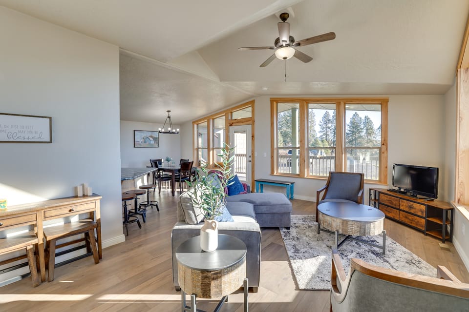 Peaceful Deary Vacation Rental w/ Deck & Views! House in Idaho