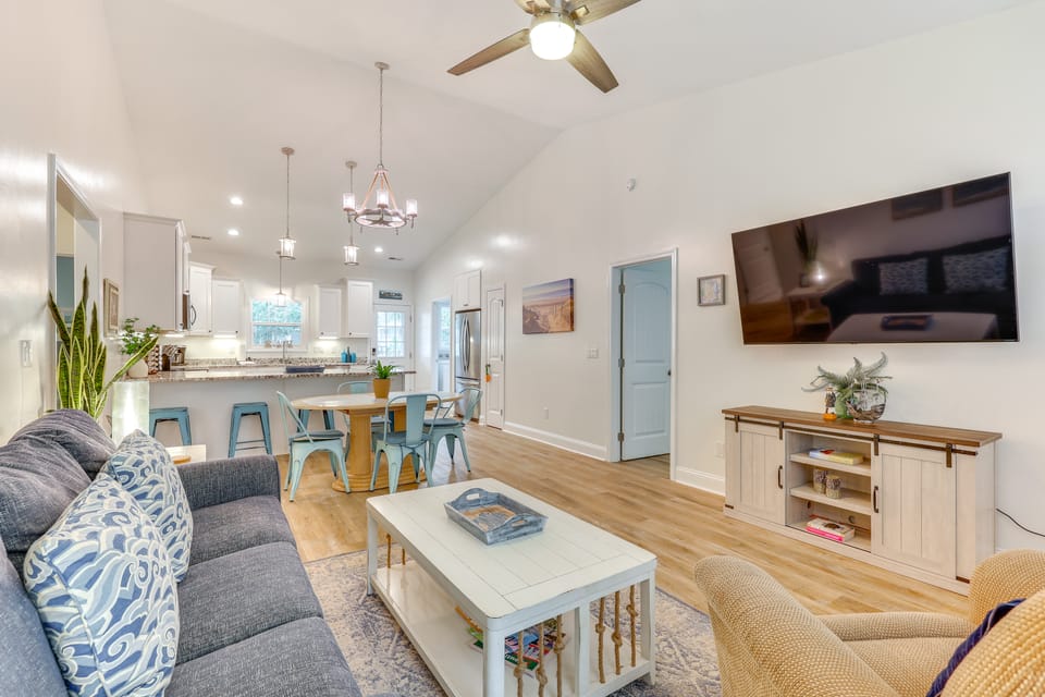 Serene Oak Island Home w/ Private Saltwater Pool! House in Oak Island