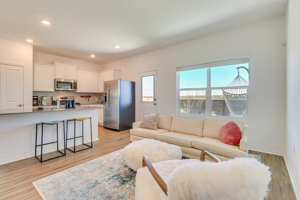 12 Mi to Dtwn Austin: Quiet Home w/ Patio & Yard House in Austin