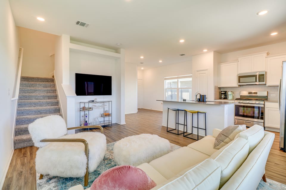 12 Mi to Dtwn Austin: Quiet Home w/ Patio & Yard House in Austin