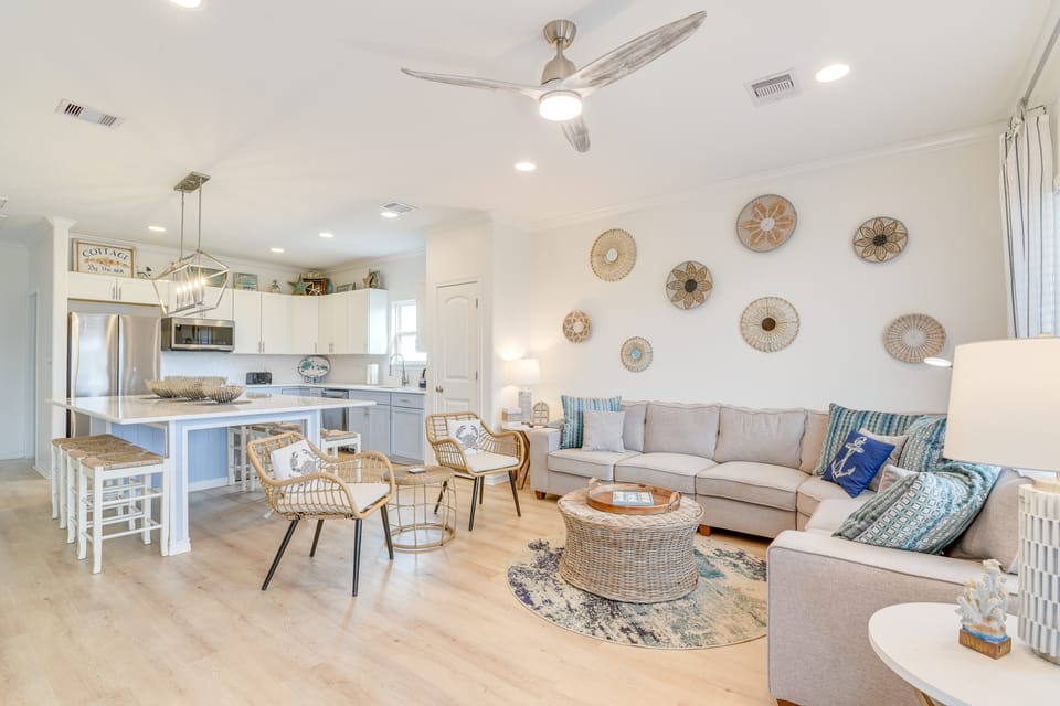 Families w/ Pets! Ocean-View Crystal Beach Retreat House in Bolivar Peninsula