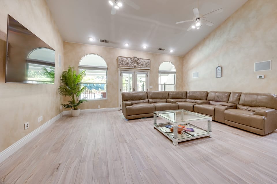 Billiards & Private Pool: Bright Clovis Home! House in Clovis