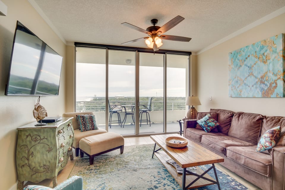 Resort-Style Biloxi Condo: Walk to the Beach! Apartment in Biloxi