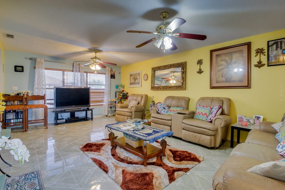 Charming McAllen Rental Home w/ Private Backyard! House in McAllen