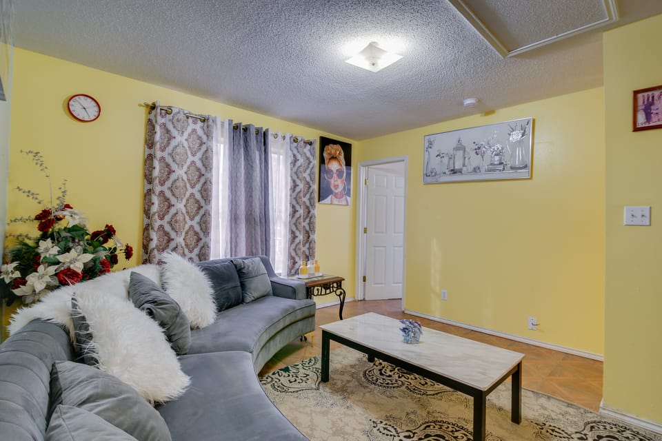 Charming McAllen Rental Home w/ Private Backyard! House in McAllen