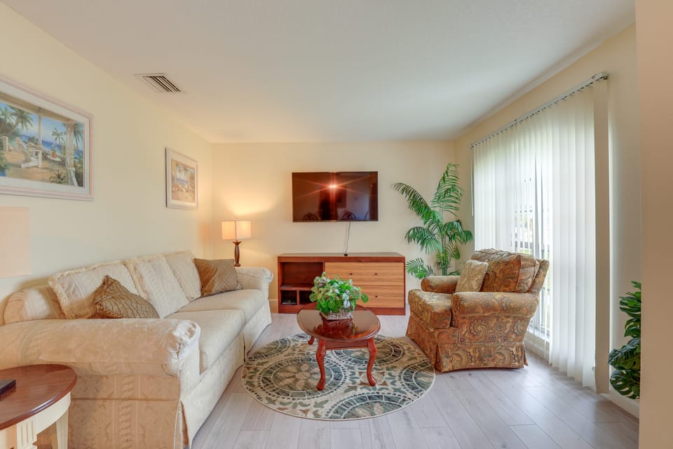 Pet-Friendly Port St Lucie Home ~ 5 Mi to Marina! House in Port Saint Lucie