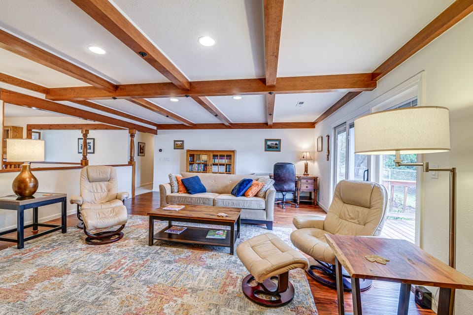 Fishing & Rafting Retreat: 7 Mi to Rogue River! House in Oregon