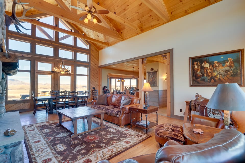 'Free Spirit Ranch' w/ Hot Tub & Mountain Views House in Montana