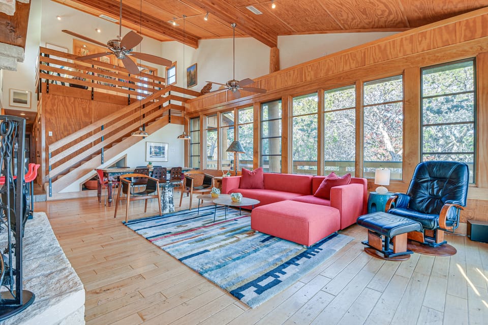 Lake Whitney Cabin w/ Hot Tub & Fire Pit! House in Texas
