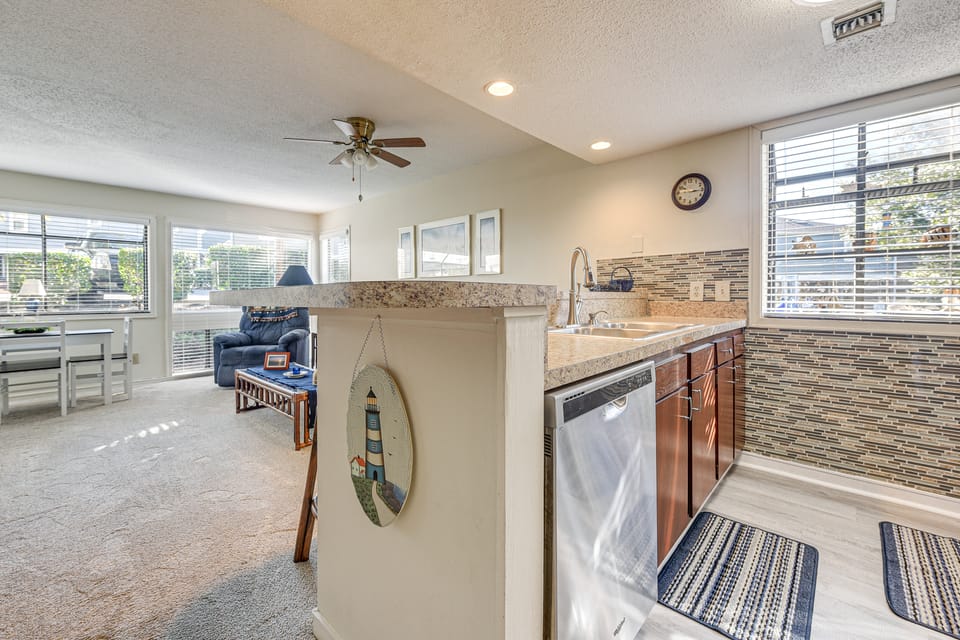 Arcadian Dunes 1st-Floor Gem: Pool & Beach Access! Apartment in South Carolina