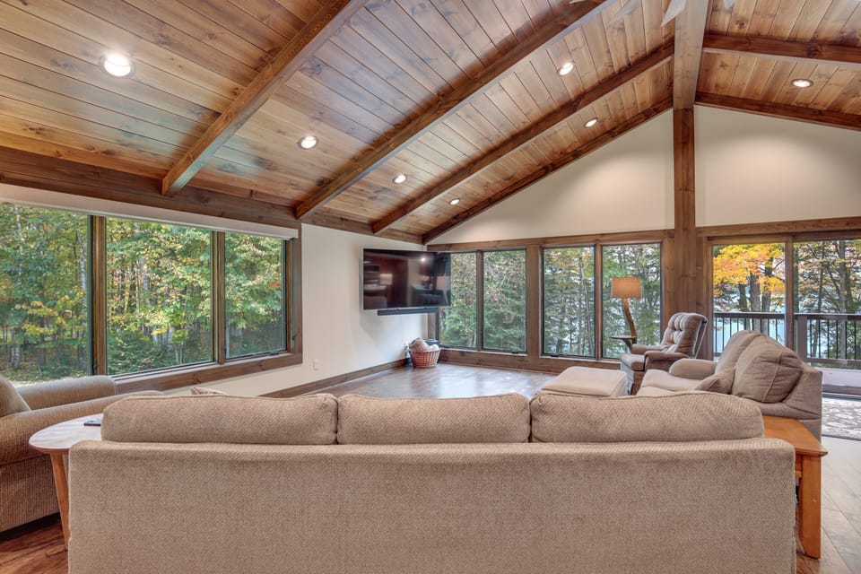 Impressive Presque Isle Lake House w/ Water Access House in Wisconsin