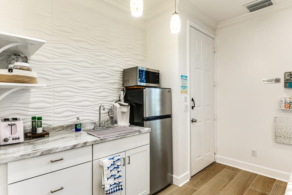 Pet-Friendly Studio: 6 Mi to Jupiter Beach Park! Apartment in Jupiter