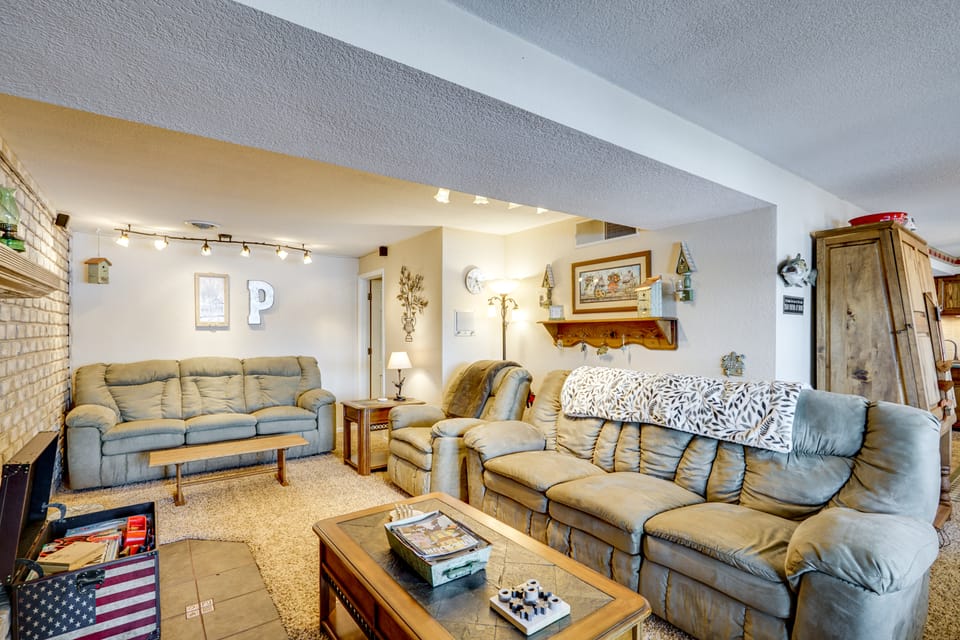 Lakefront & Dog-Friendly Gem in Gravois Mills House in Lake of the Ozarks