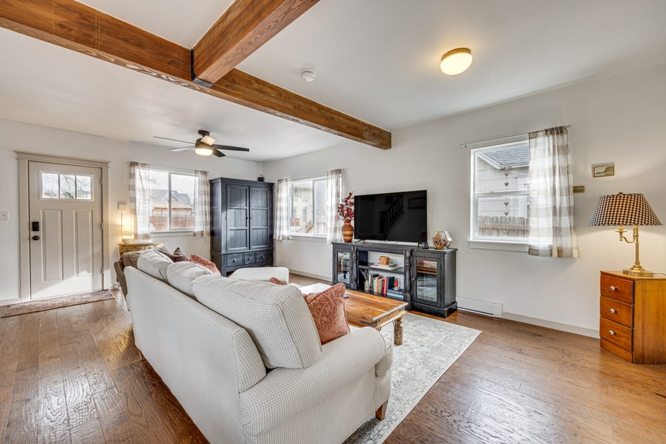Colorado Springs Home: Balcony w/ Mountain Views! House in Colorado Springs