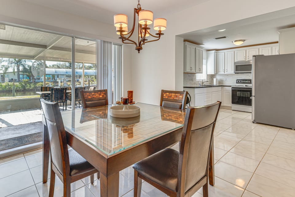 Dockside Punta Gorda Angler's Retreat on Canal! House in Florida